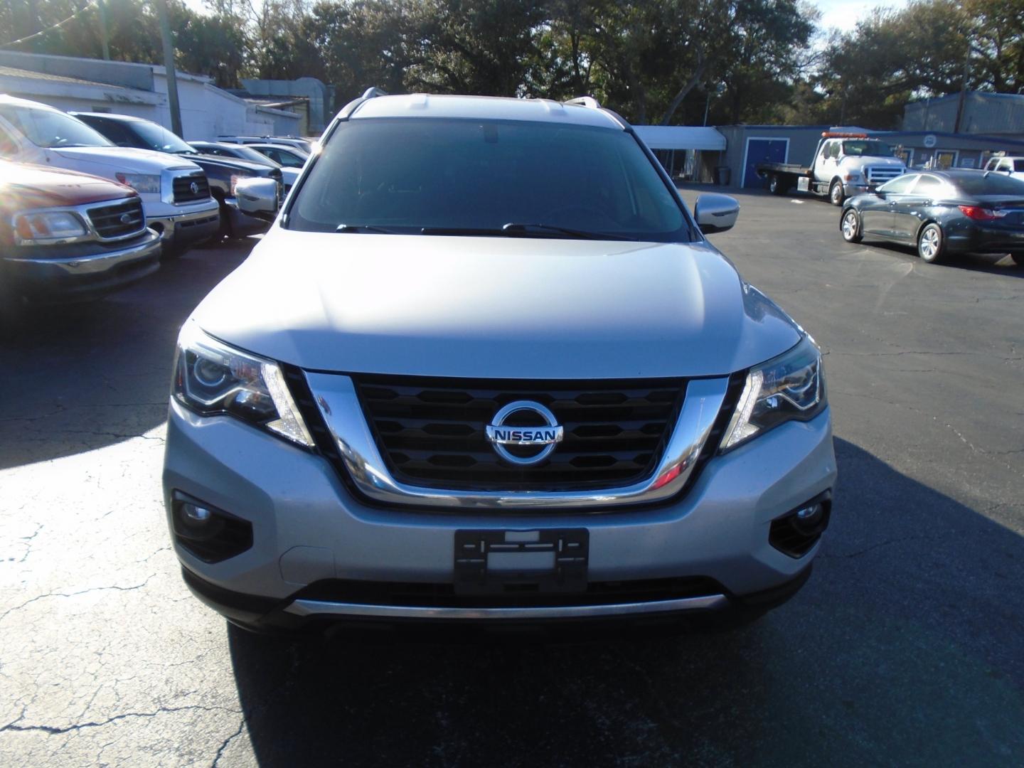 2017 Nissan Pathfinder (5N1DR2MN6HC) , located at 6112 N Florida Avenue, Tampa, FL, 33604, (888) 521-5131, 27.954929, -82.459534 - Photo#1